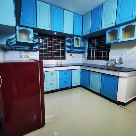 טריואנדרום J2 Home Stay - Luxury Homes With Caravan Services מראה חיצוני תמונה