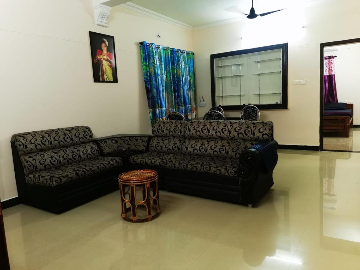טריואנדרום J2 Home Stay - Luxury Homes With Caravan Services מראה חיצוני תמונה