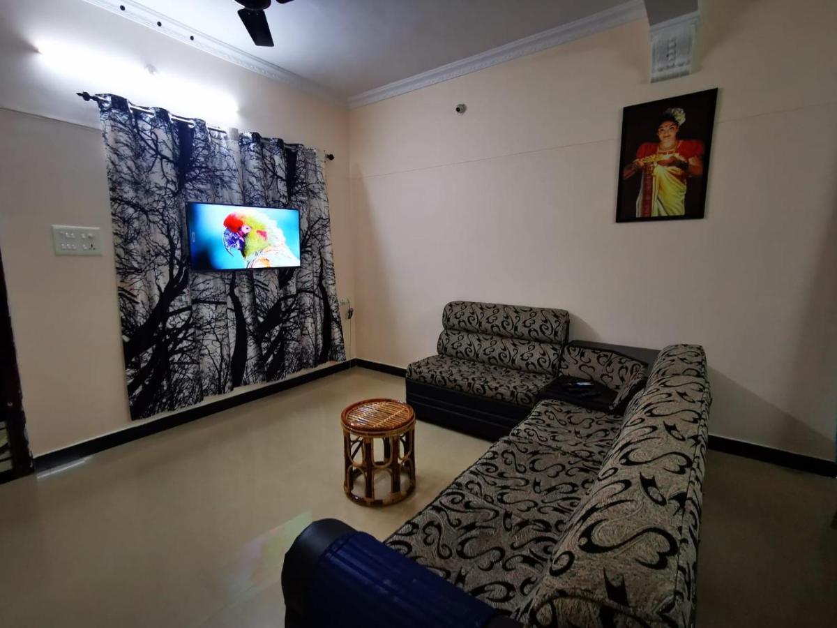 טריואנדרום J2 Home Stay - Luxury Homes With Caravan Services מראה חיצוני תמונה