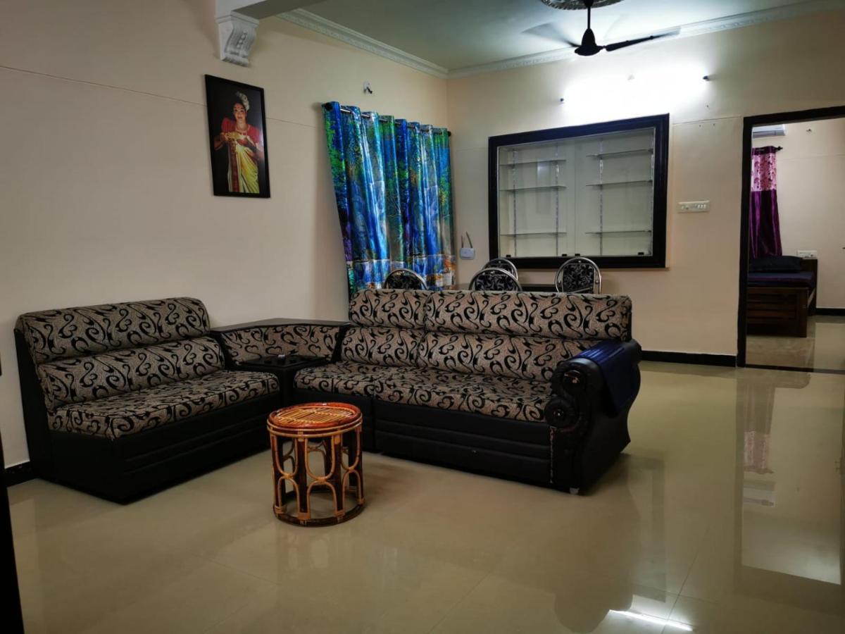 טריואנדרום J2 Home Stay - Luxury Homes With Caravan Services מראה חיצוני תמונה