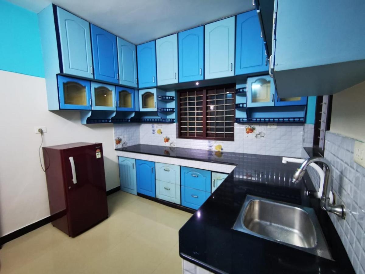 טריואנדרום J2 Home Stay - Luxury Homes With Caravan Services מראה חיצוני תמונה
